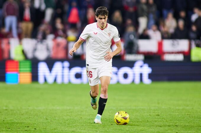 Fútbol.- Juanlu Sánchez amplía su contrato con el Sevilla FC hasta 2029